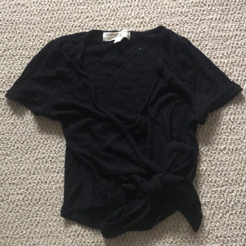 BLACK TIE CROP TOP